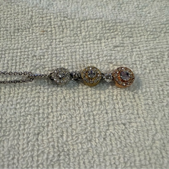 Avon Tri tone Pave Necklace with Gold/Silver Accents NIB 2005 - Picture 3 of 6